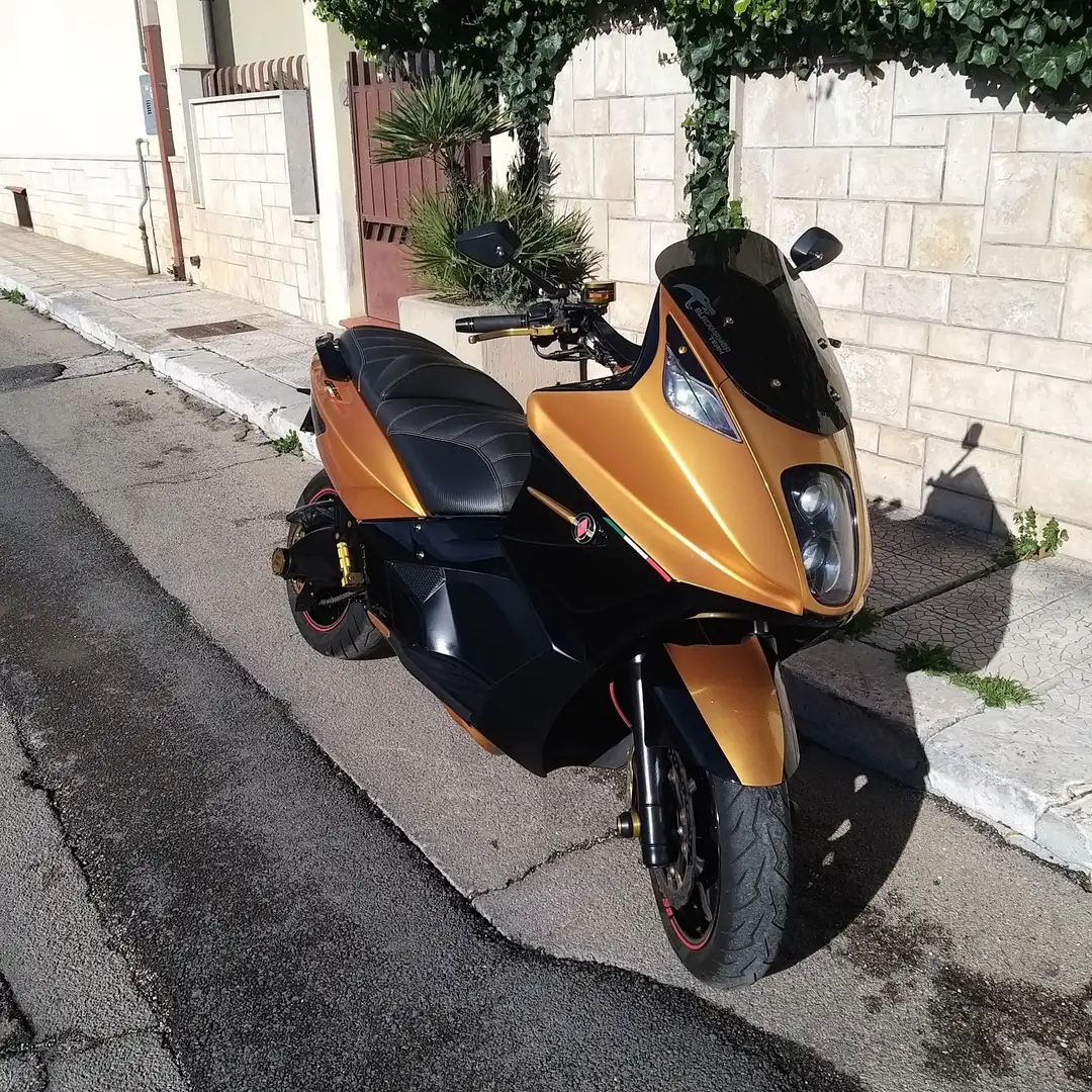 Gilera GP 800 Oro - 1