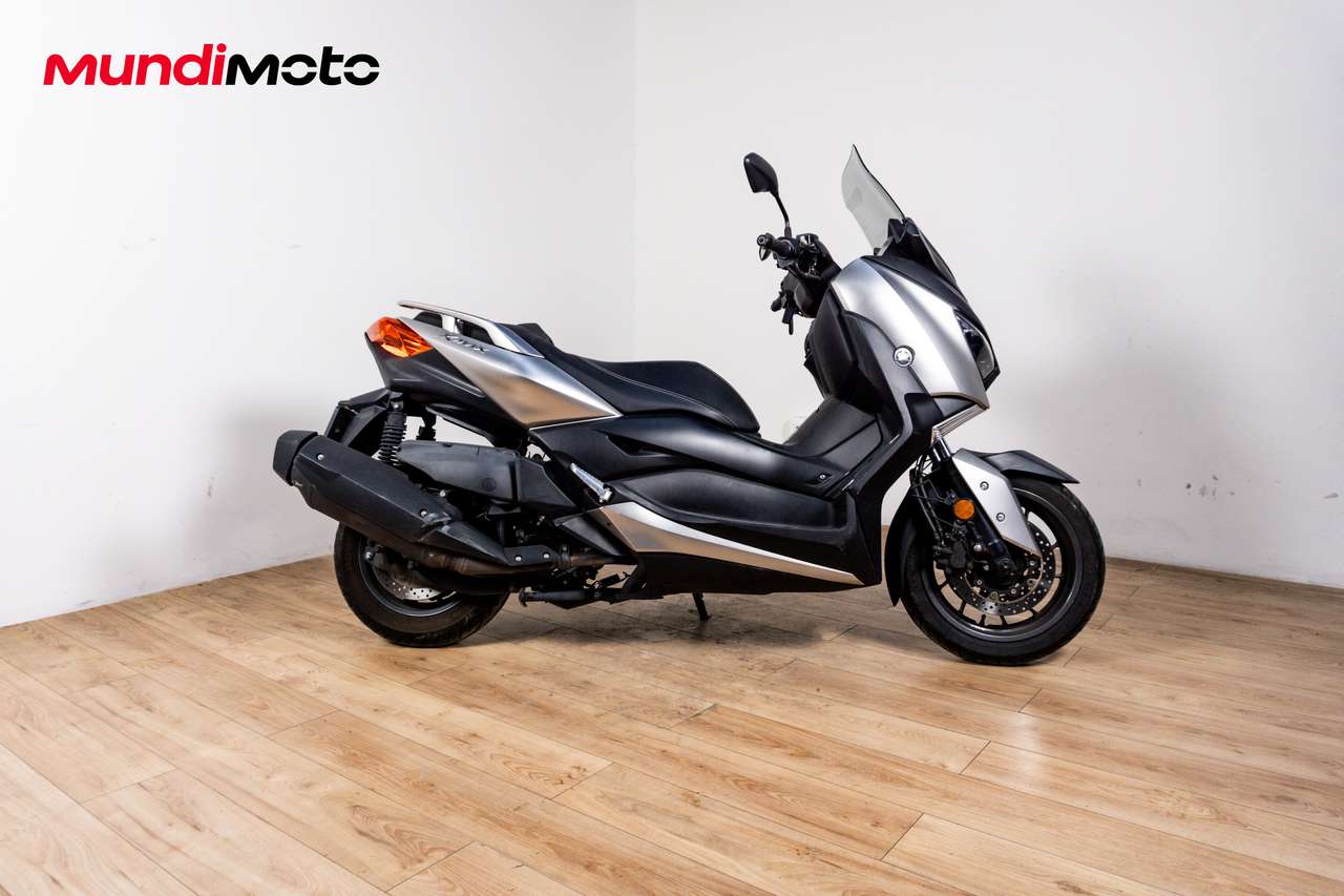 Yamaha X-Max 400