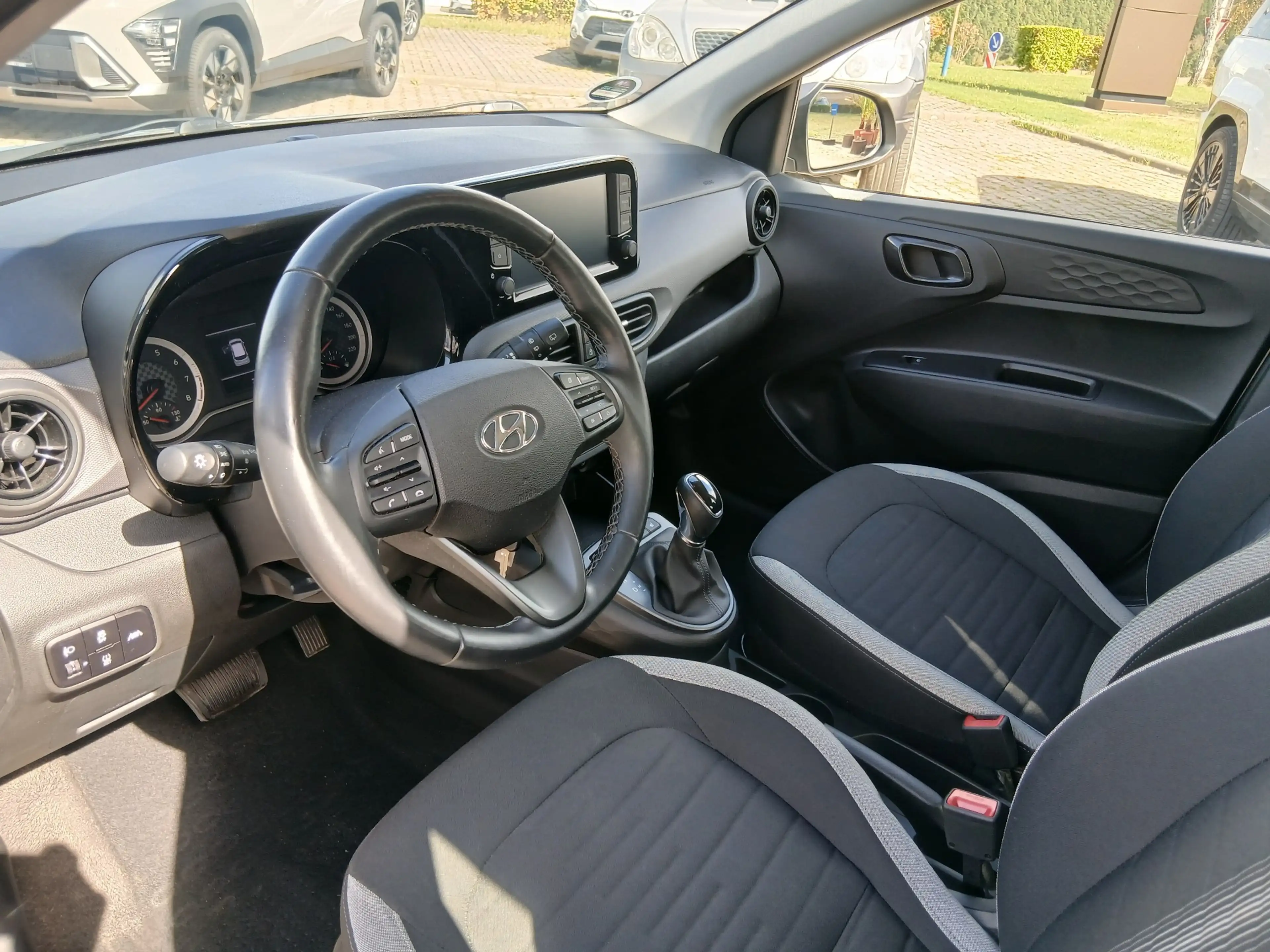 Hyundai i10 i10 1.2 Automatik Trend — photo 10