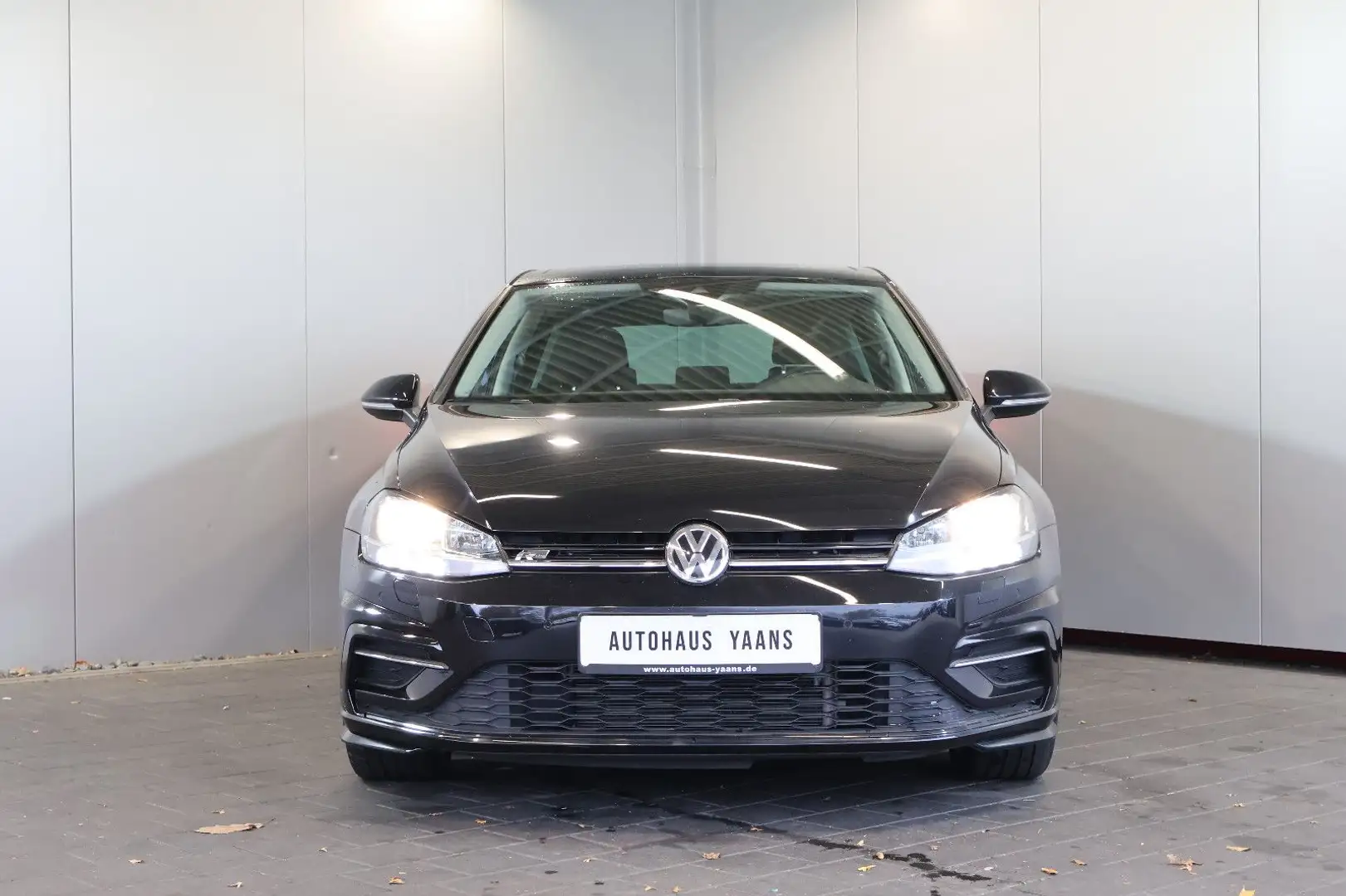 Volkswagen Golf VII 1.5 TSI R-Line IQ.DRIVE+ACC+18"+PANO Noir - 2