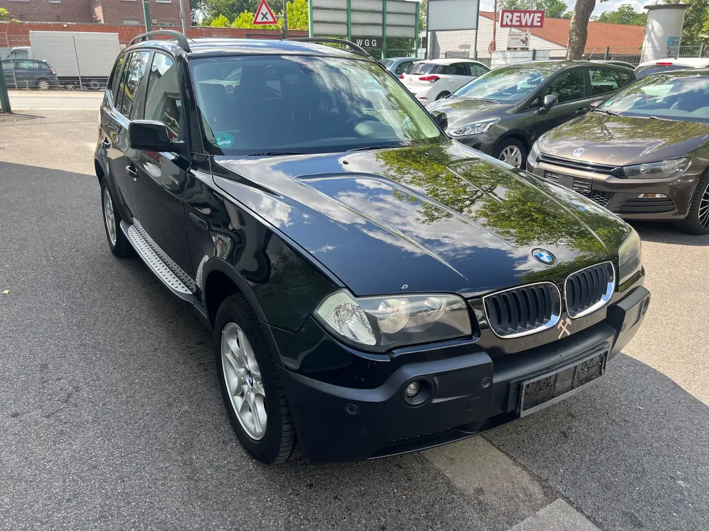 BMW X3 Baureihe X3 2.0i"Allrad"Klimaaut."AHK"SHZ" Schwarz - 1