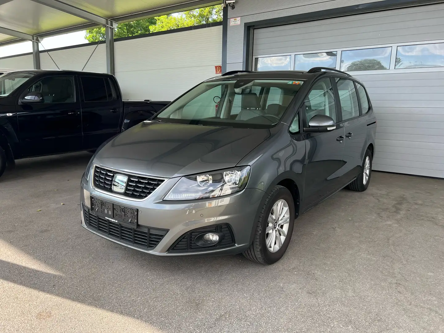 SEAT Alhambra Business 2,0 TDI LIFESTYLE-PAKET Grijs - 2