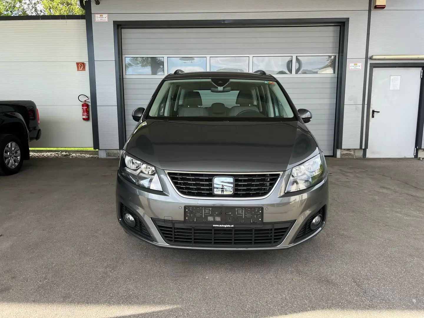 SEAT Alhambra Business 2,0 TDI LIFESTYLE-PAKET Grijs - 1