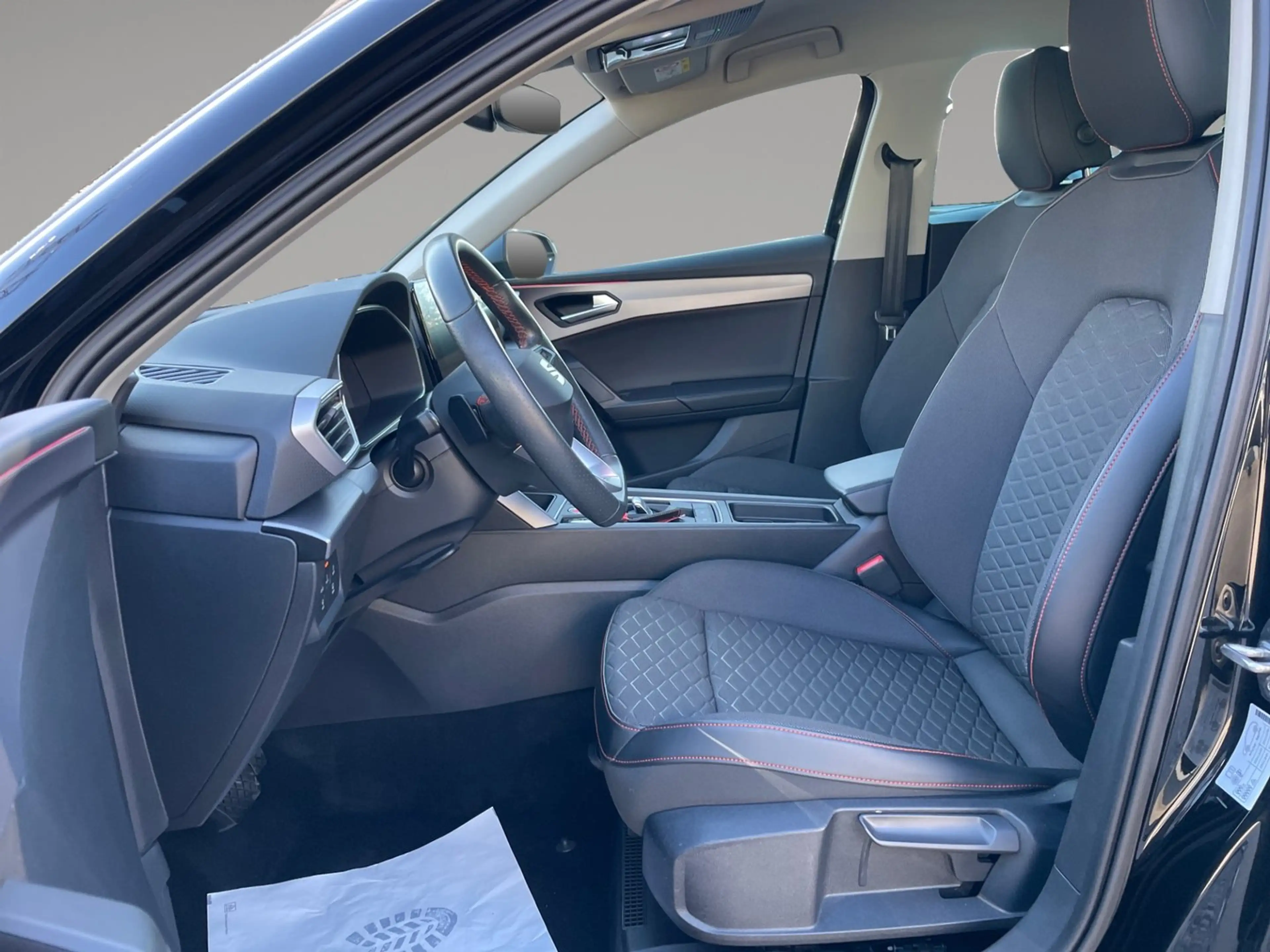 SEAT Leon FR 1.5 eTSI ACT DSG — photo 9