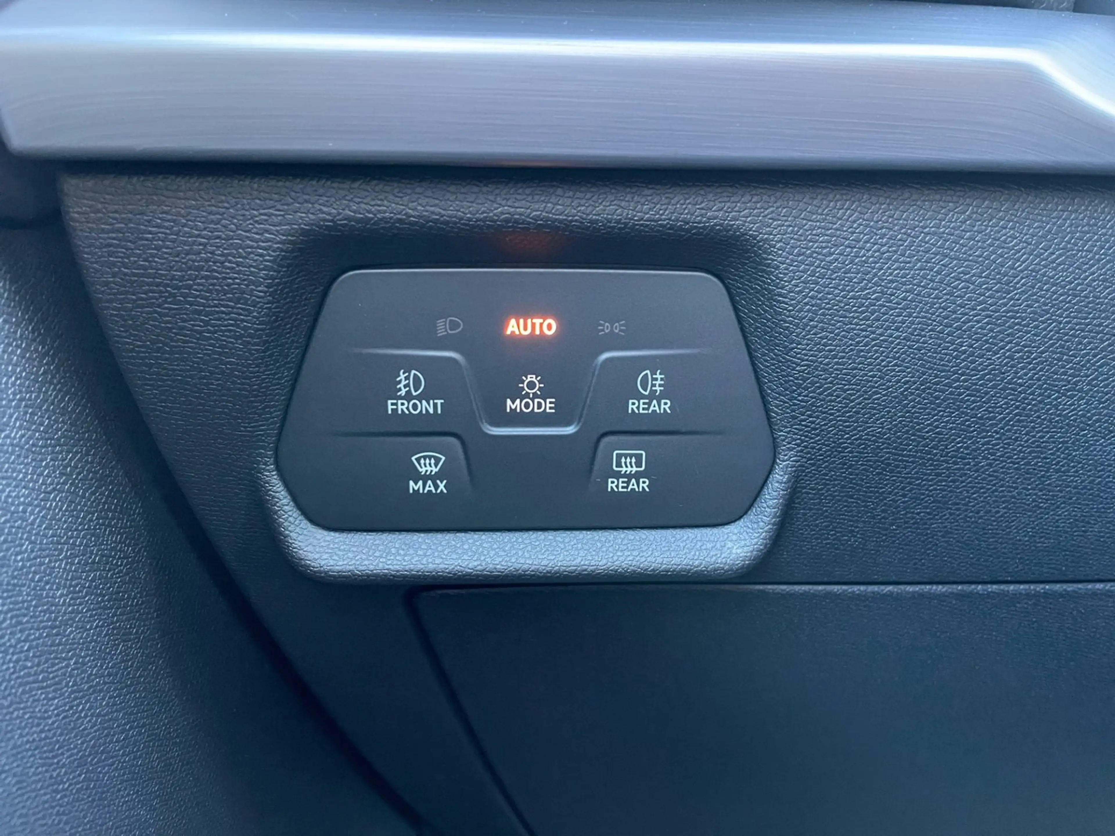 SEAT Leon FR 1.5 eTSI ACT DSG — photo 16