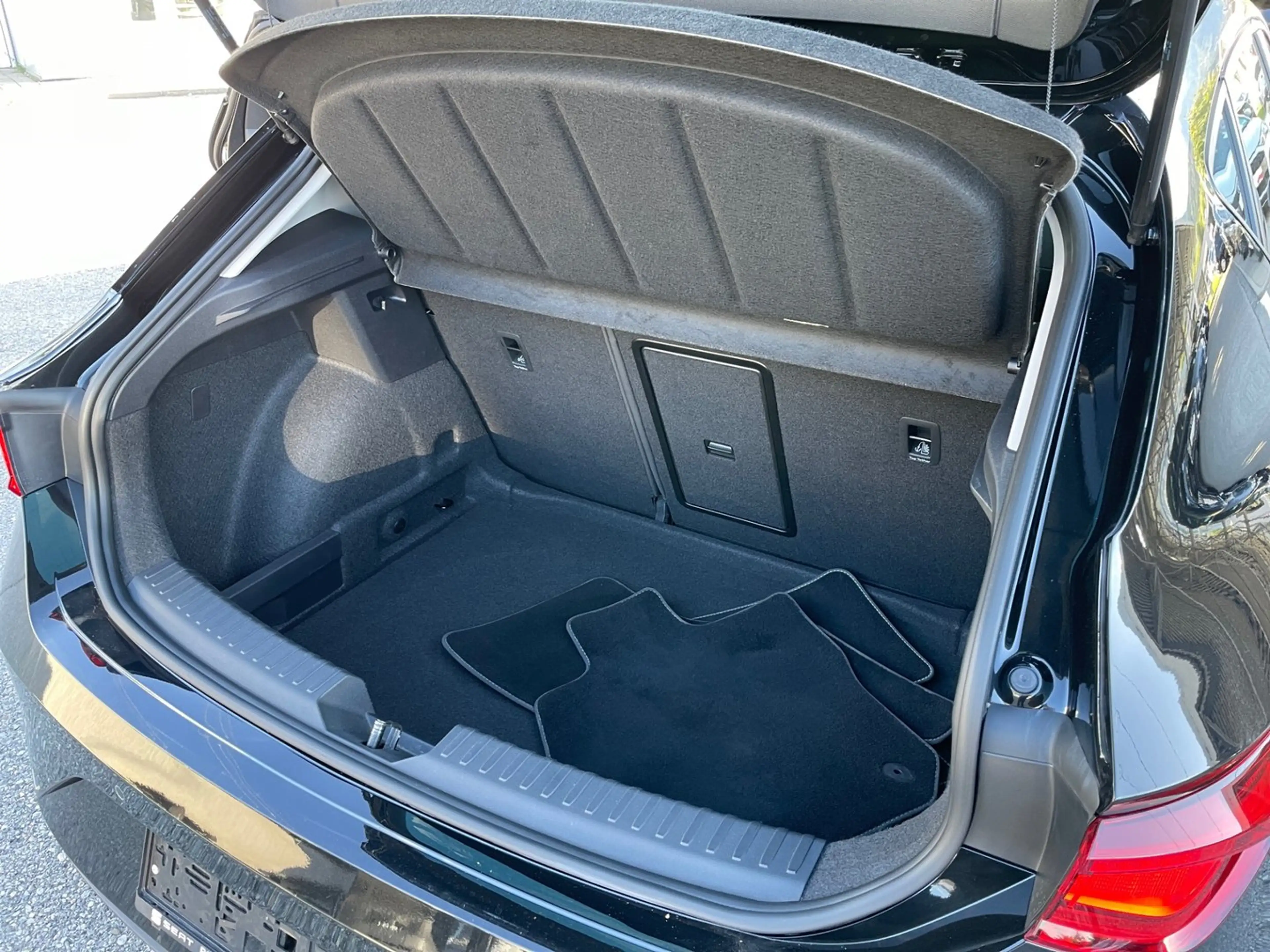 SEAT Leon FR 1.5 eTSI ACT DSG — photo 20