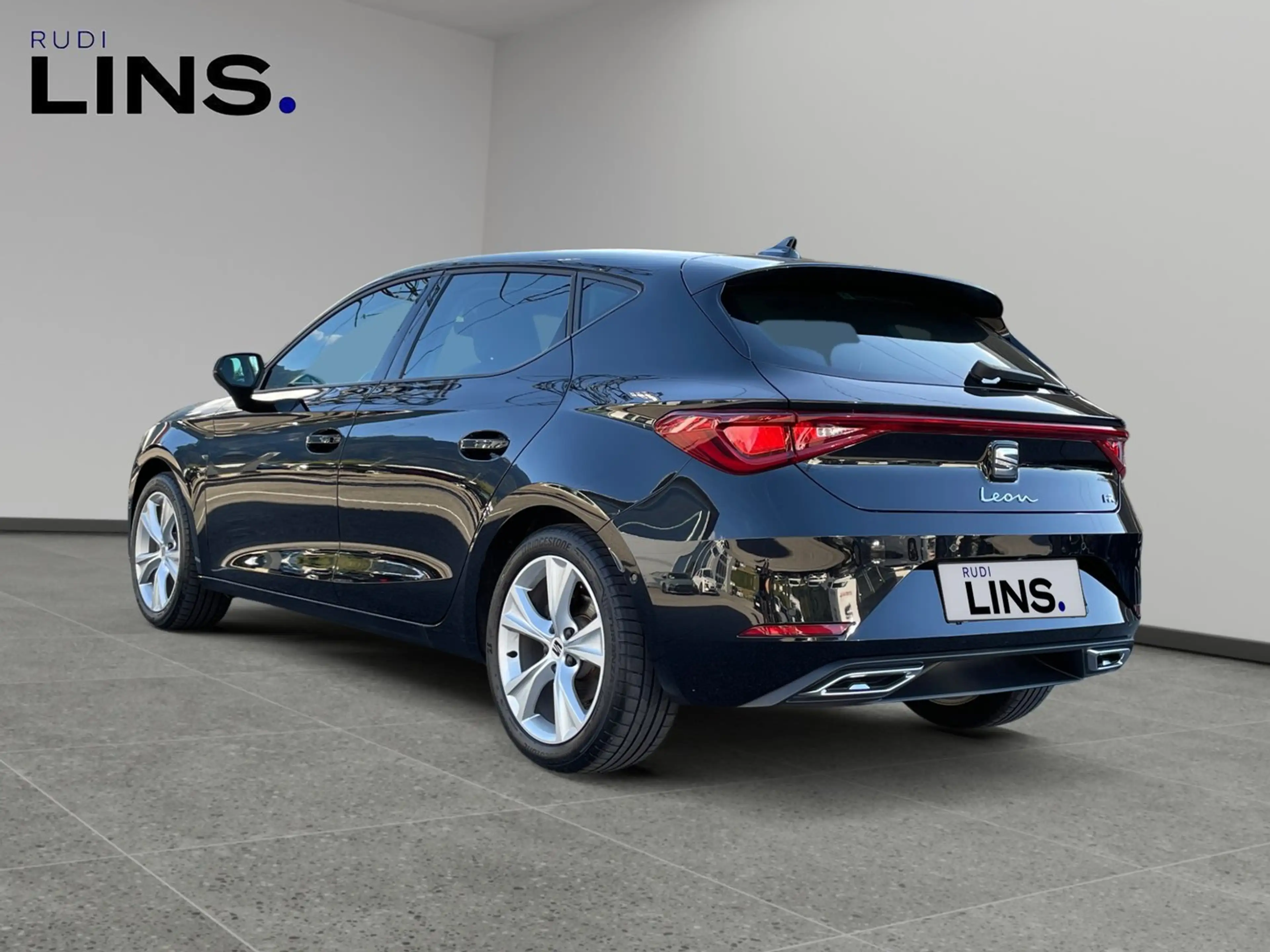 SEAT Leon FR 1.5 eTSI ACT DSG — photo 3