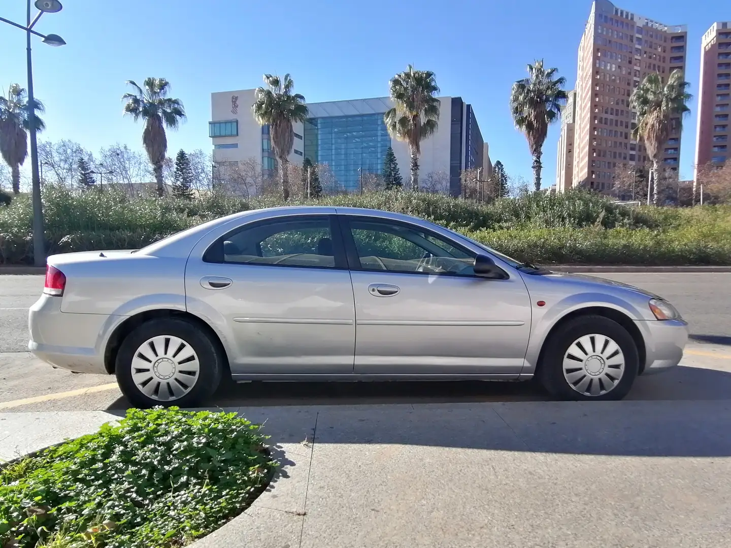 Chrysler Sebring 2.0 LE Skyline - 1