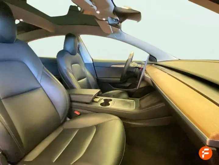 Tesla Model 3 2022, foto 13