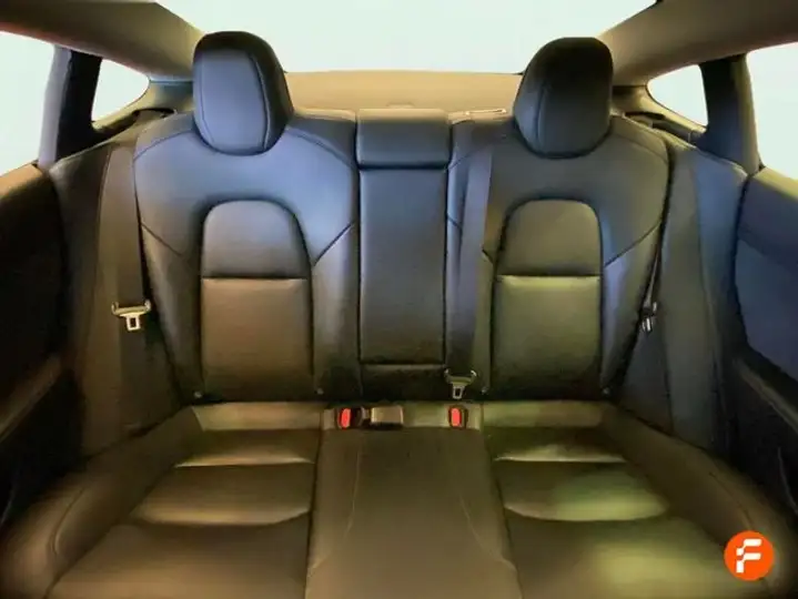 Tesla Model 3 2022, foto 15