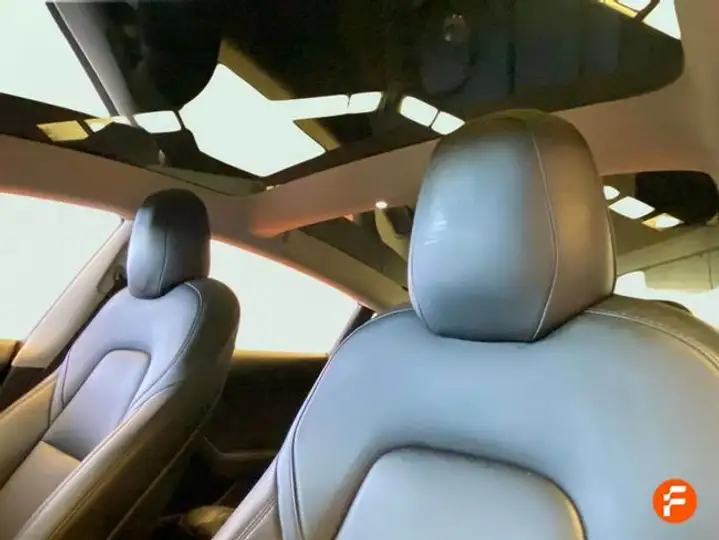 Tesla Model 3 2022, foto 18