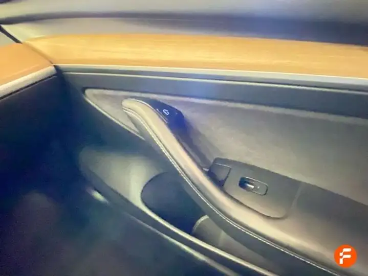 Tesla Model 3 2022, foto 39