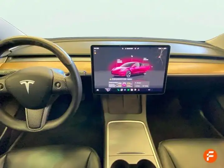 Tesla Model 3 2022, foto 19