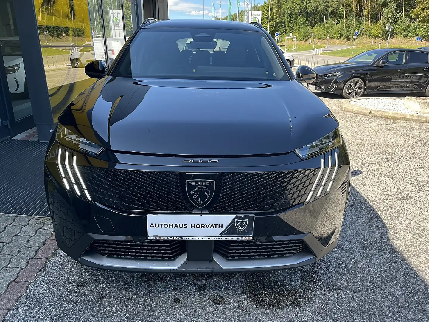 Peugeot 5008 mHEV 145 e-DCS6 Allure Aut. Schwarz - 2