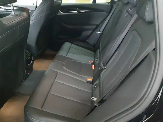 BMW X3 view 13
