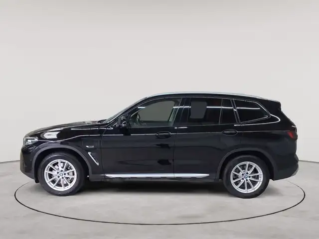 BMW X3 view 6
