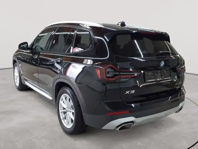BMW X3 view 5