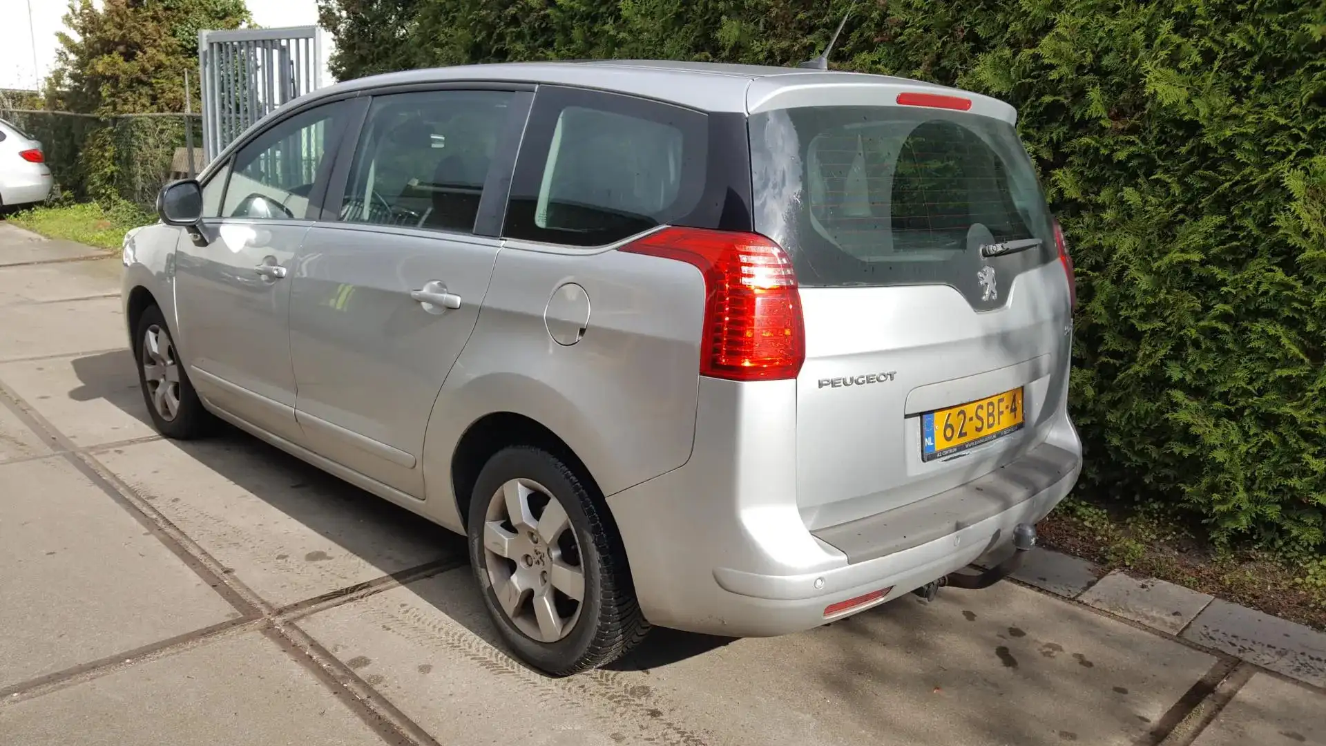 Peugeot 5008 1.6 HDiF ST 7-pers Grey - 2