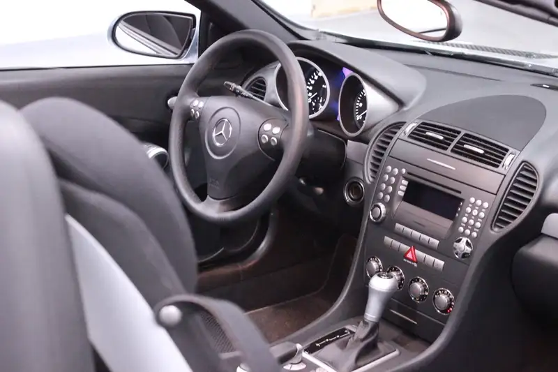 Annonce voiture d'occasion Mercedes-Benz SLK 350 - CARADIZE