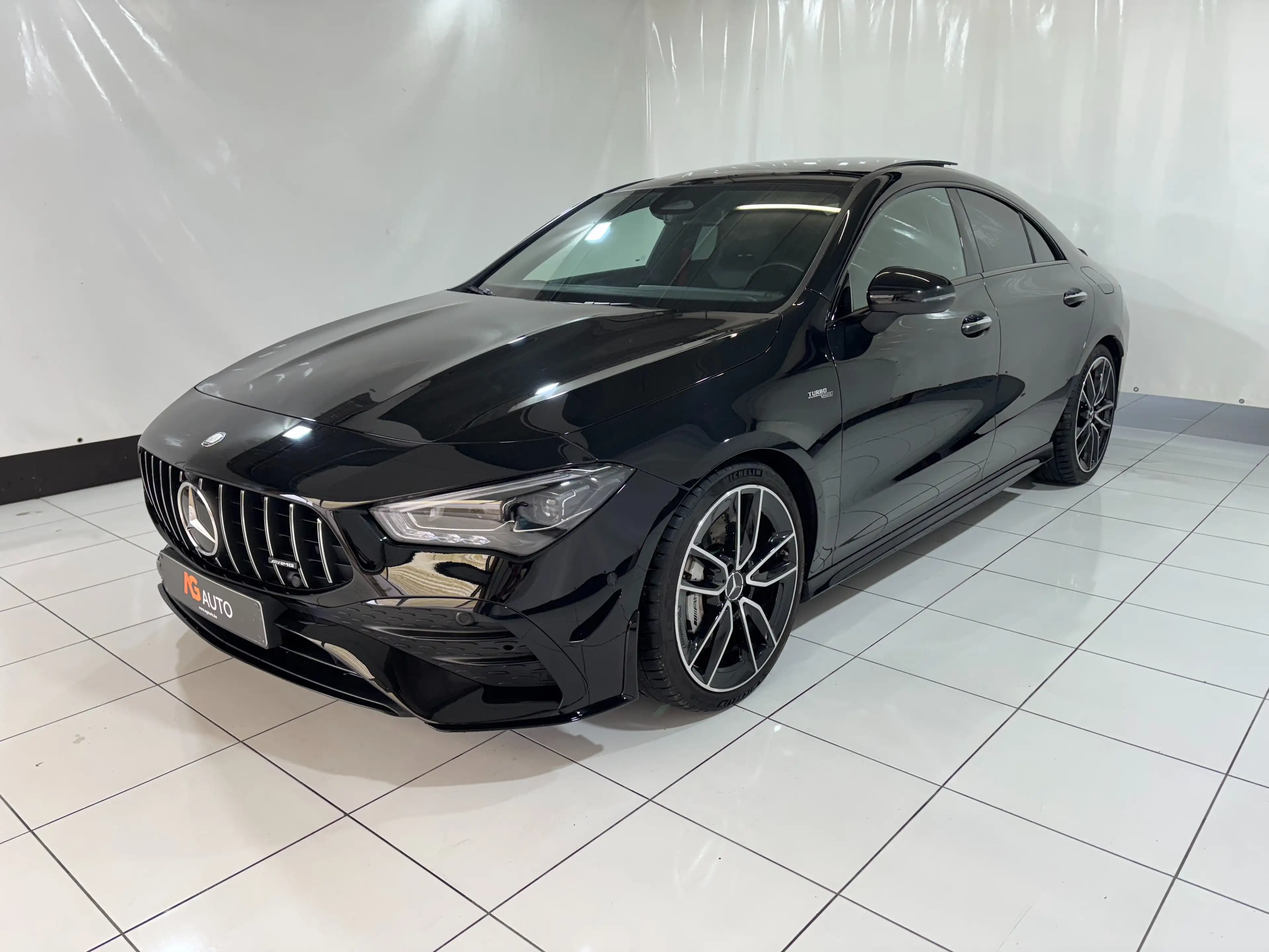 Mercedes-Benz CLA 35 AMG * Adaptive LED * Kit aéro * Jantes 19 — photo 2