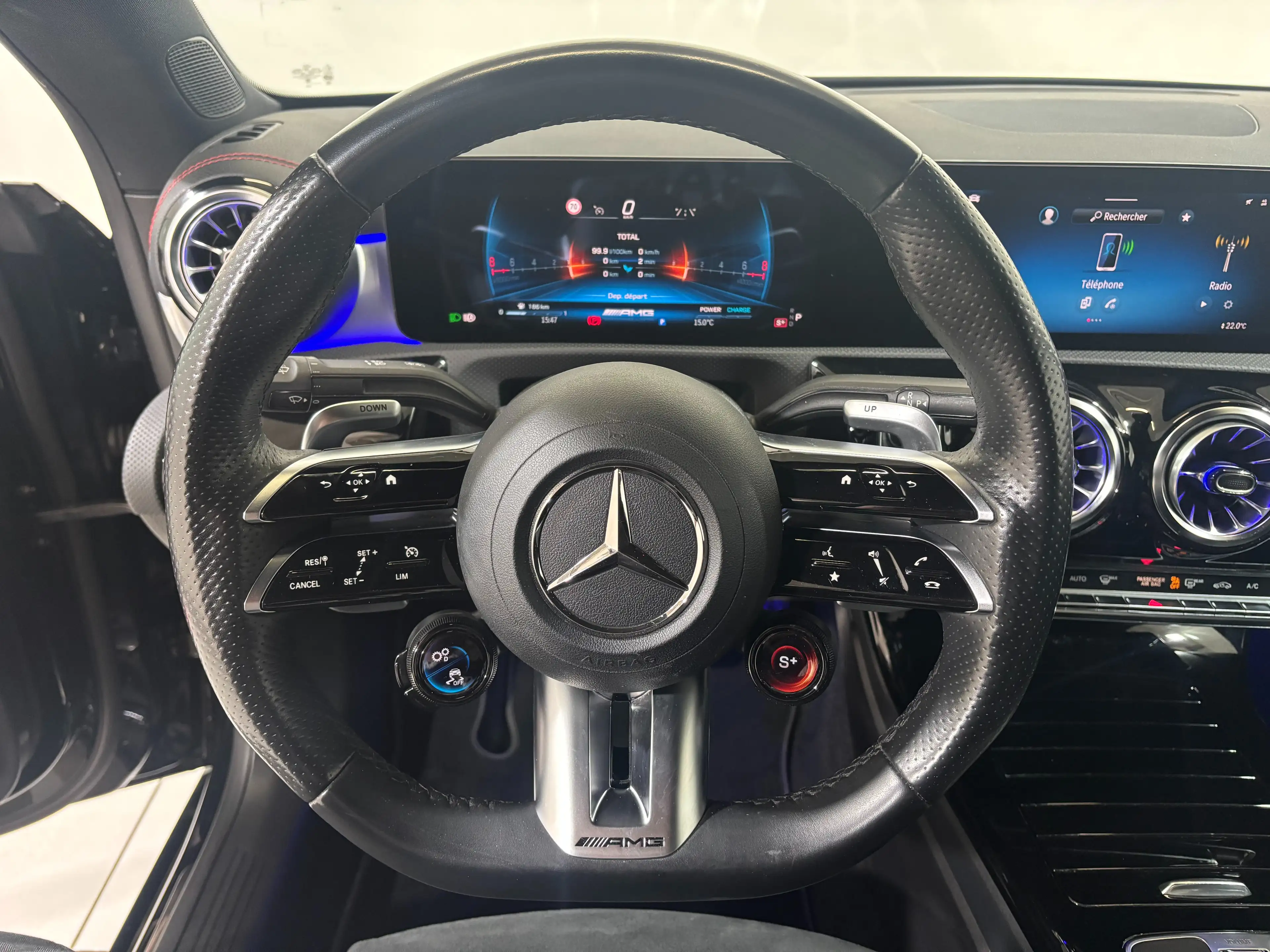 Mercedes-Benz CLA 35 AMG * Adaptive LED * Kit aéro * Jantes 19 — photo 10