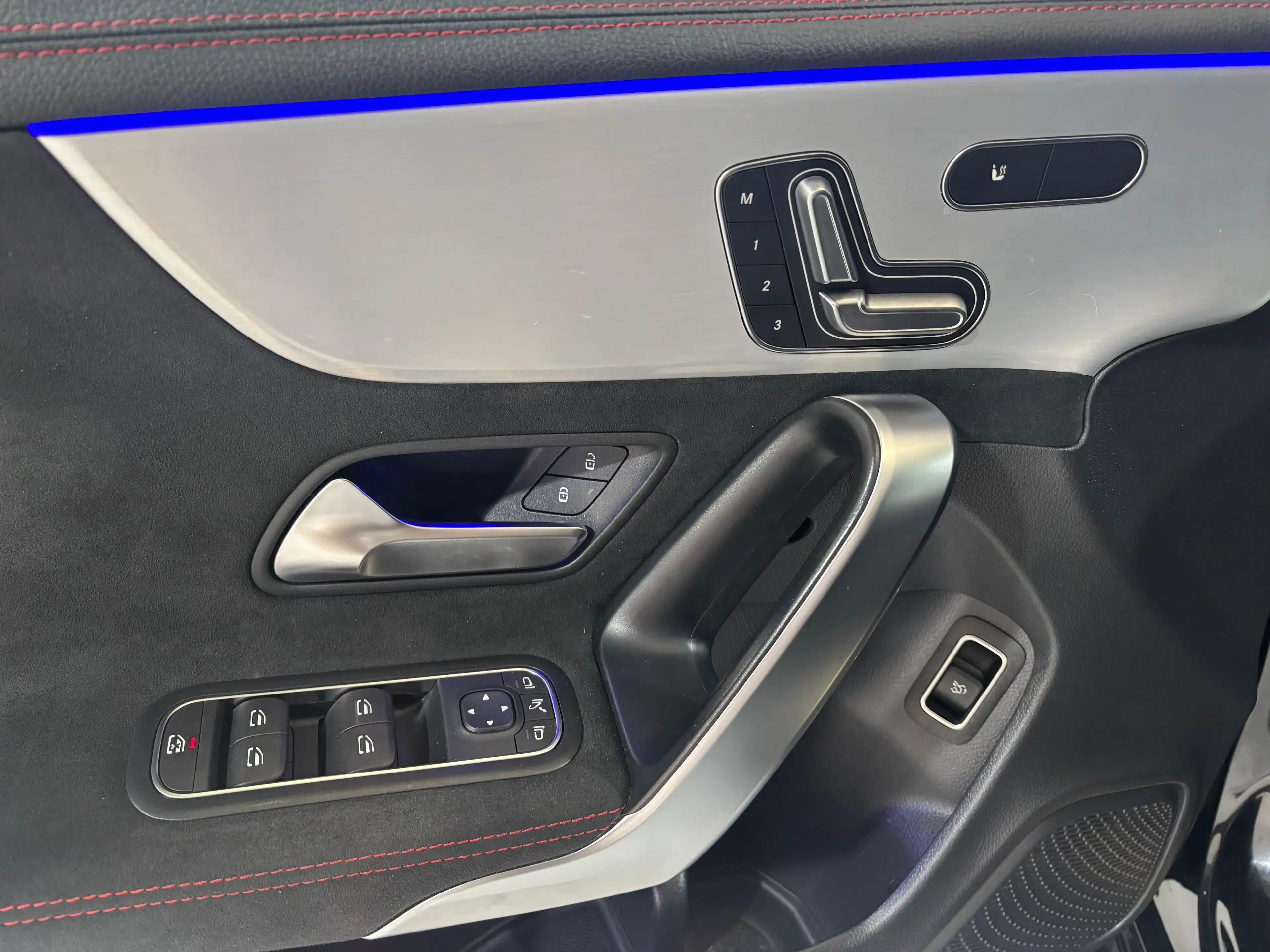 Mercedes-Benz CLA 35 AMG * Adaptive LED * Kit aéro * Jantes 19 — photo 15