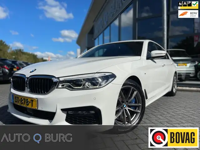 BMW 540 5-serie 540i xDrive M Pakket | Automaat | Schuifda