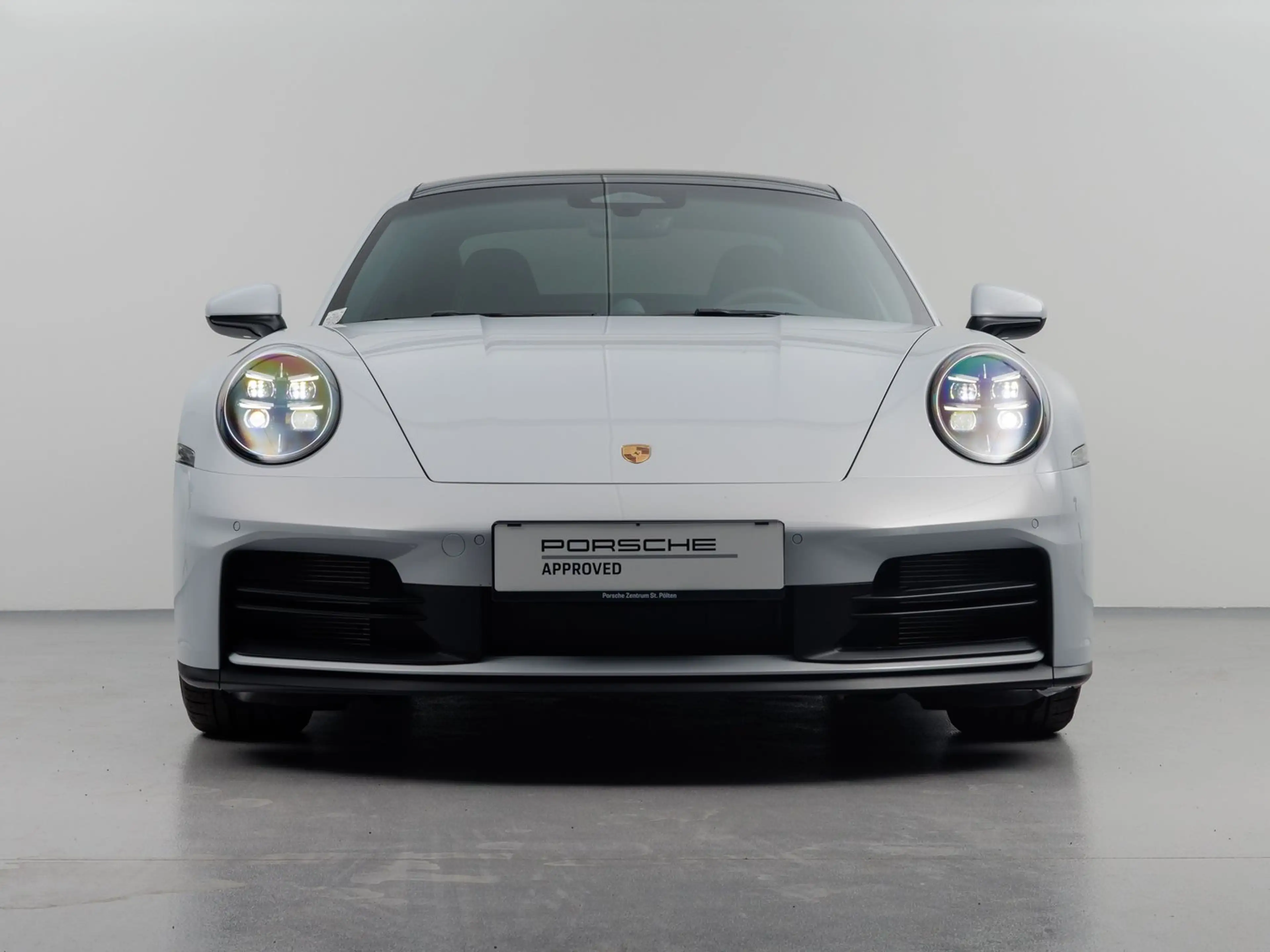 Porsche 911 Carrera — photo 3