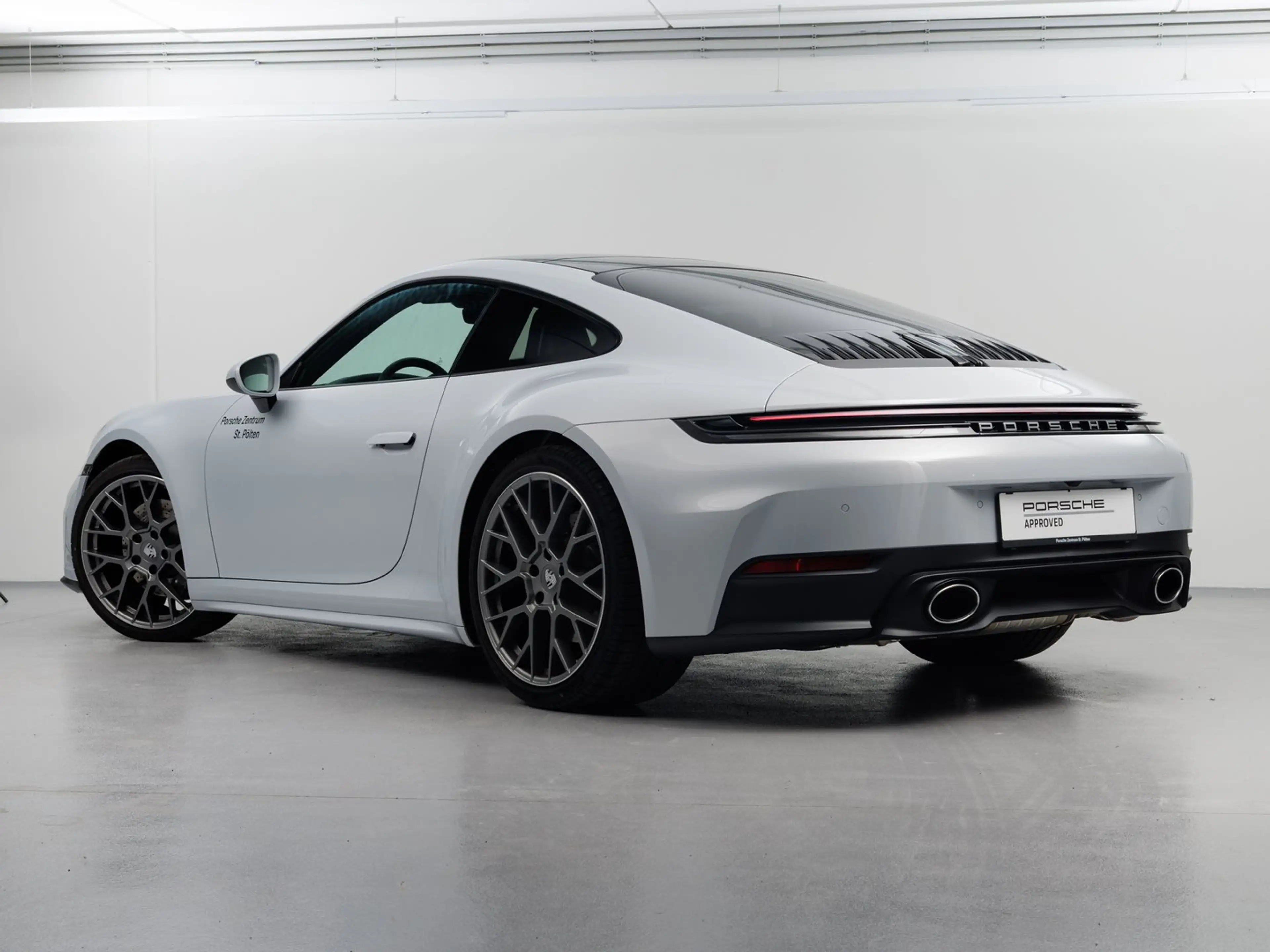 Porsche 911 Carrera — photo 13