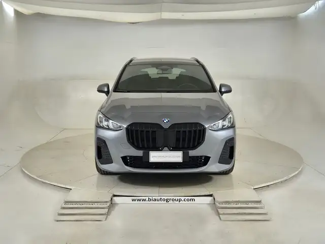 BMW 2 Series view 3