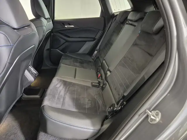 BMW 2 Series view 8