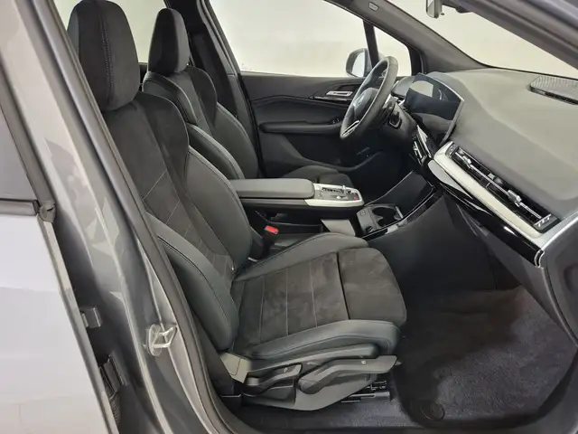 BMW 2 Series view 10