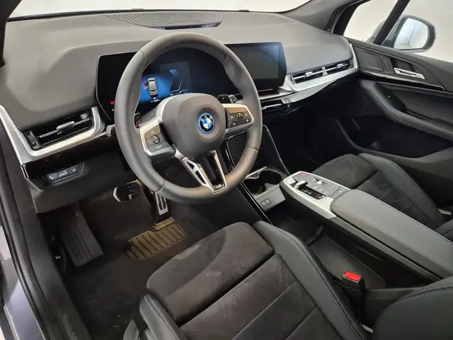 BMW 2 Series view 7