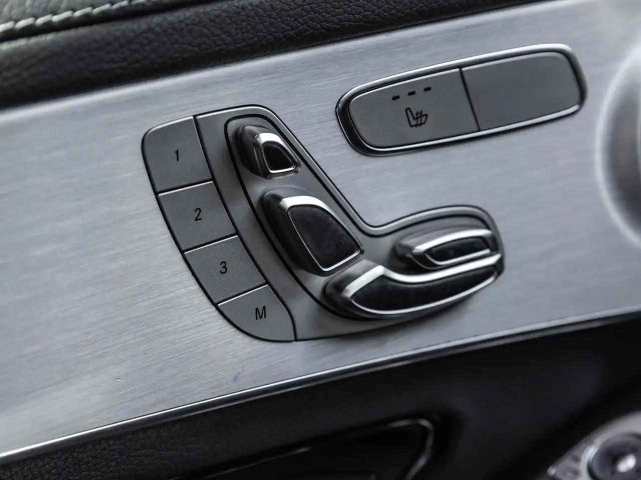 Mercedes-Benz GLC photo Mercedes-Benz GLC