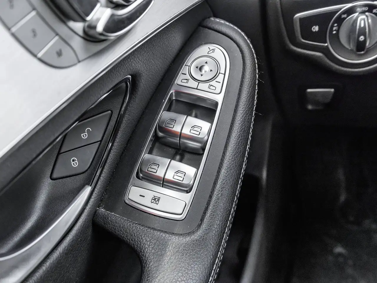Mercedes-Benz GLC photo Mercedes-Benz GLC