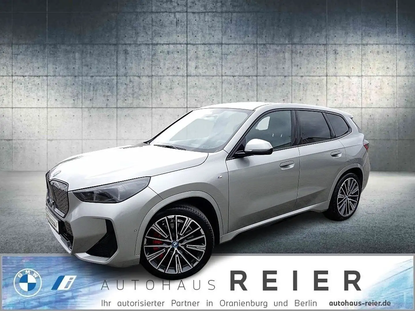BMW iX1 xDrive30 MSportPRO,20",HUD,LED,Ko.Zug,el.AHK Grau - 1