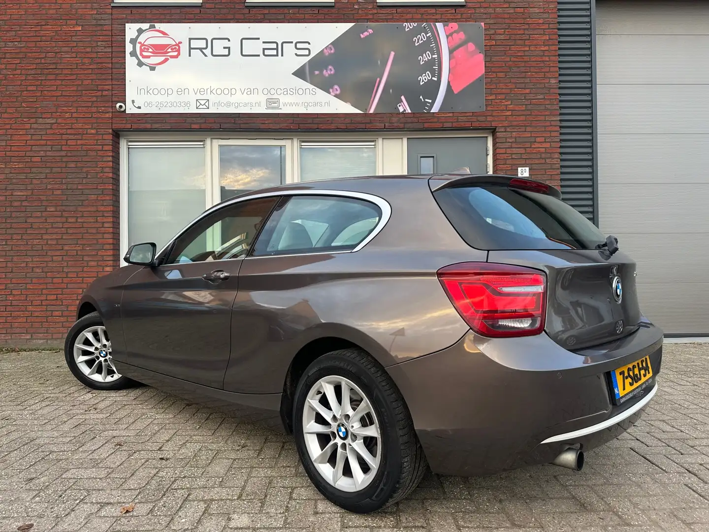 BMW 116 1-serie 116i Business+ / Leder / Navi / PDC / Stoe Brun - 2