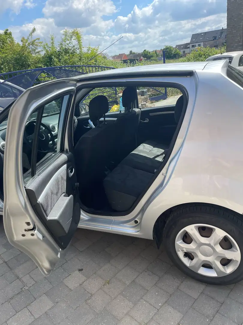 Dacia Sandero Sandero 1.2 16V Laureate Argent - 1