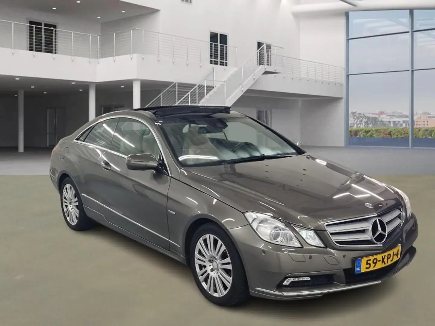 Mercedes-Benz E 250 Coupé CGI Avantgarde|AUT|PANO|XENON|PSENSOR|LEDER| Gris - 2
