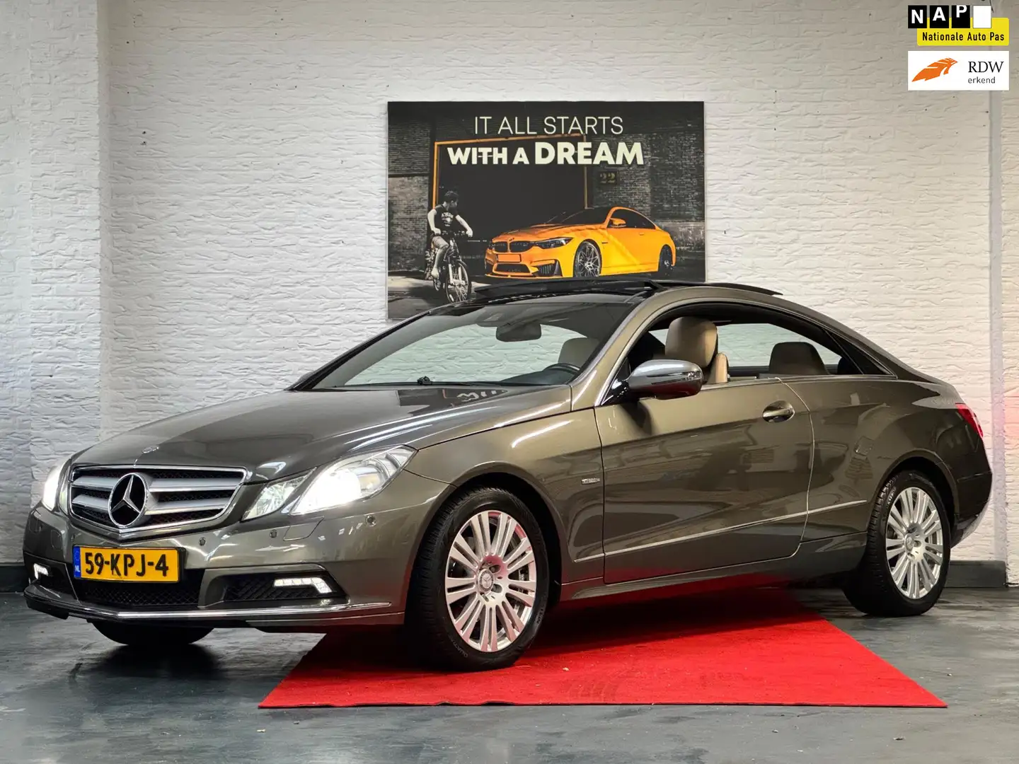 Mercedes-Benz E 250 Coupé CGI Avantgarde|AUT|PANO|XENON|PSENSOR|LEDER| Gris - 1