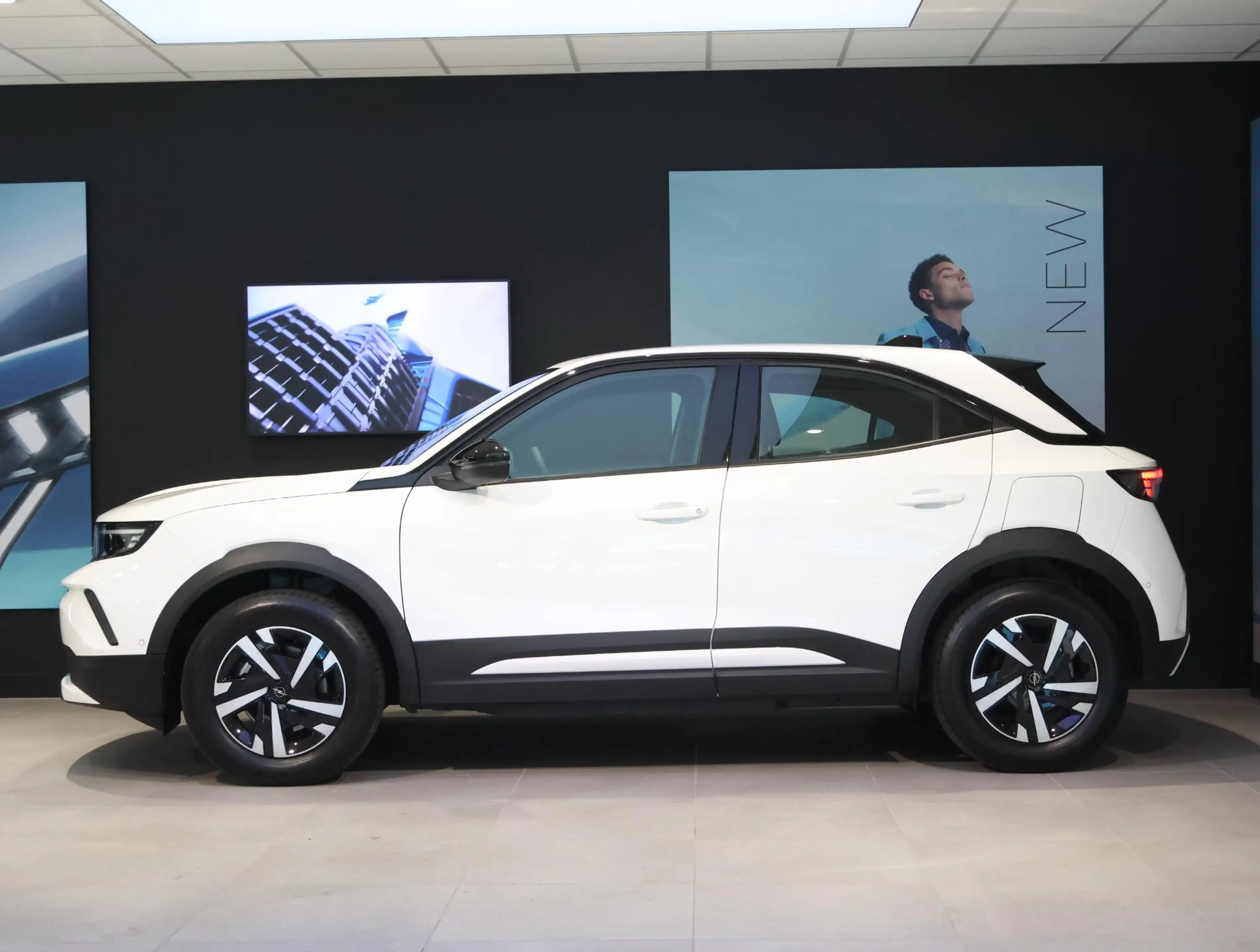 Opel Mokka-E Edition 54 kWh | Demo | Navigatie | Stuurverwarmin — photo 2