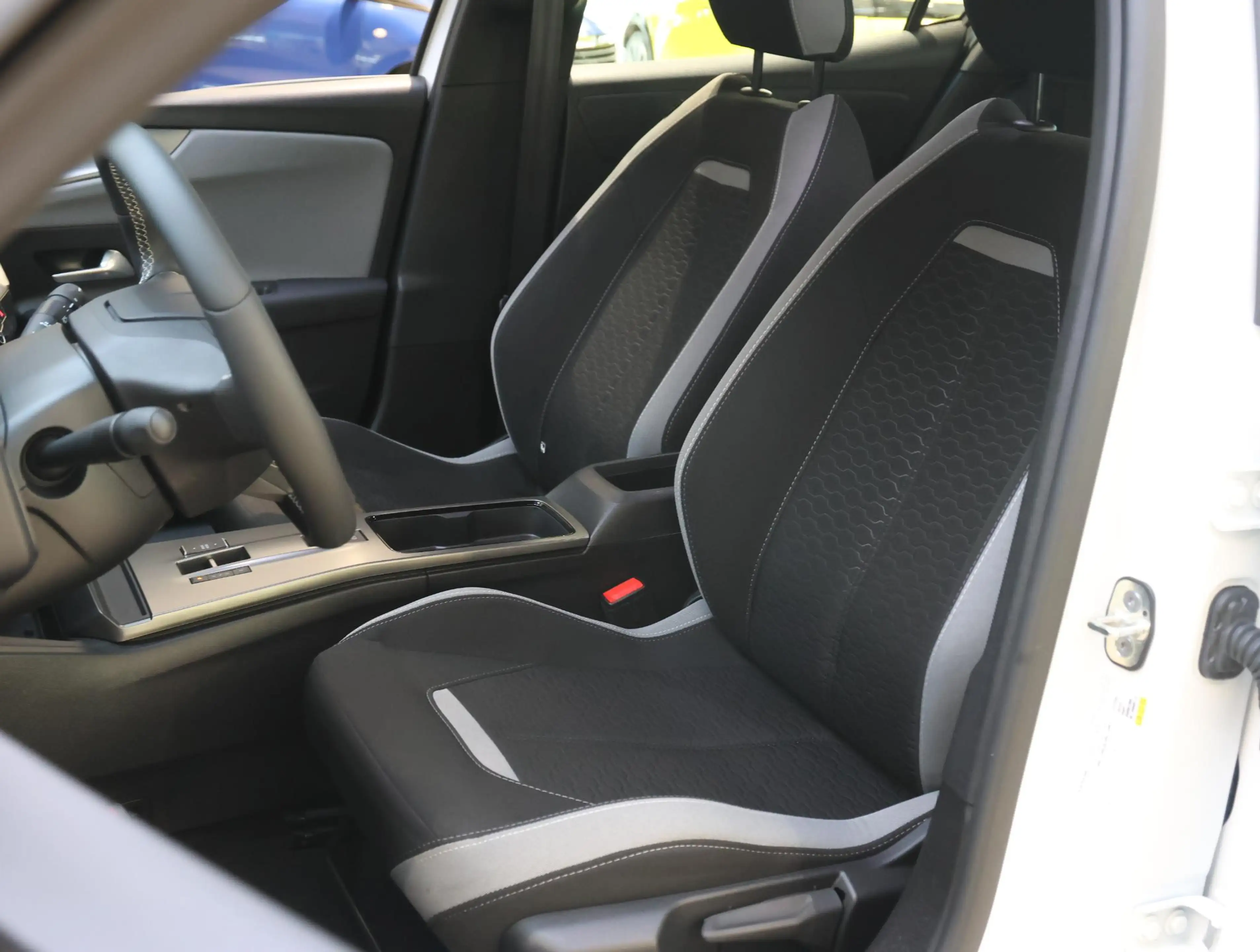 Opel Mokka-E Edition 54 kWh | Demo | Navigatie | Stuurverwarmin — photo 13