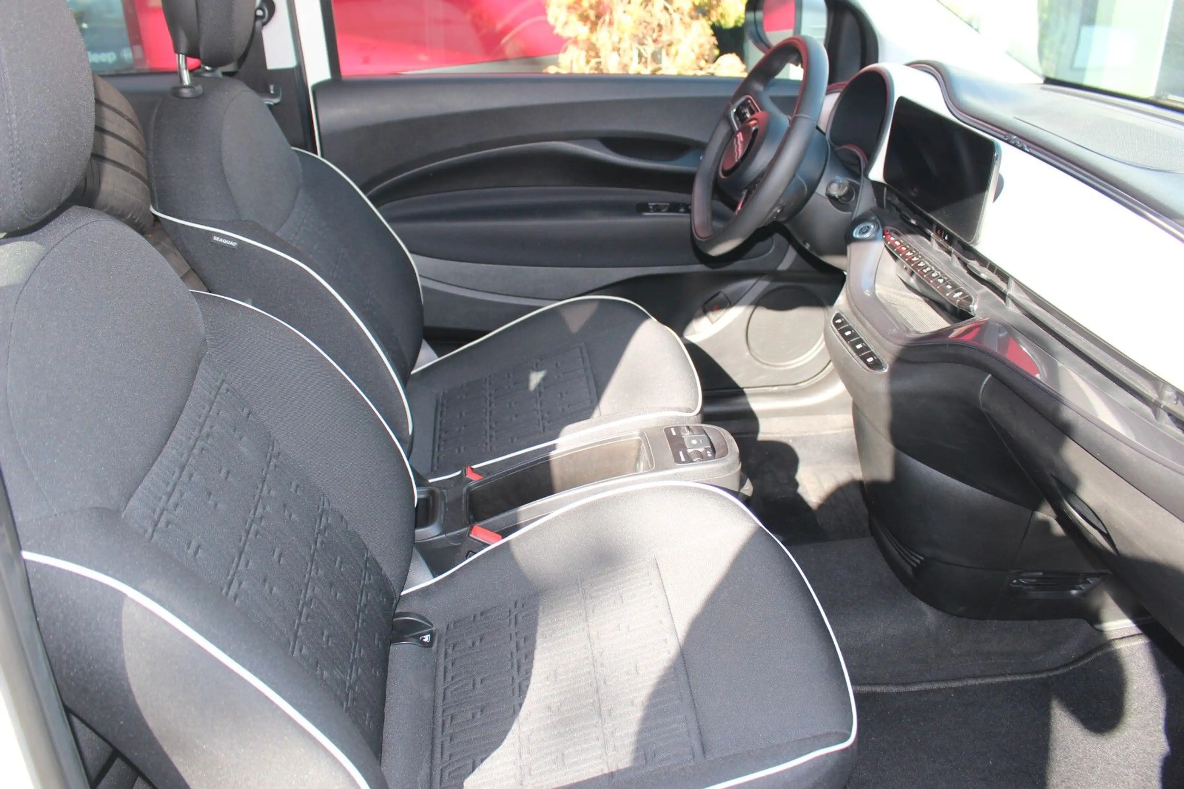 Fiat 500e CARPLAY/ SOH 96,5% — photo 5