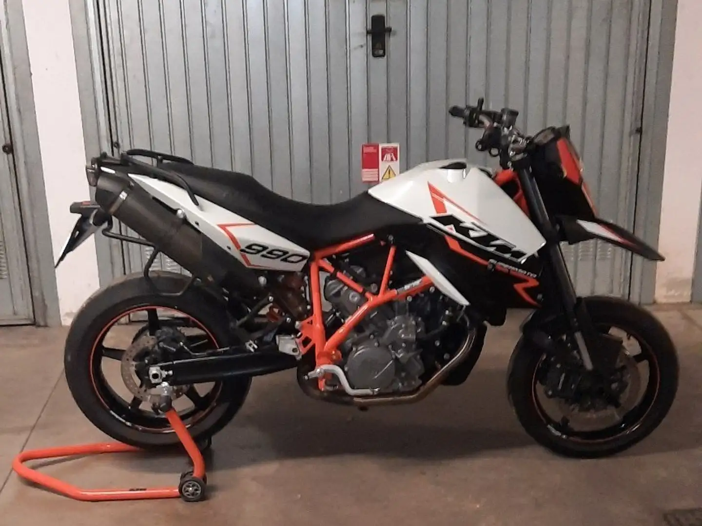 KTM 990 Supermoto R versione ABS Oranžová - 1