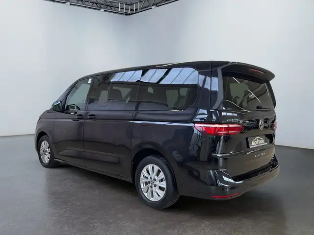 Volkswagen Multivan view 4