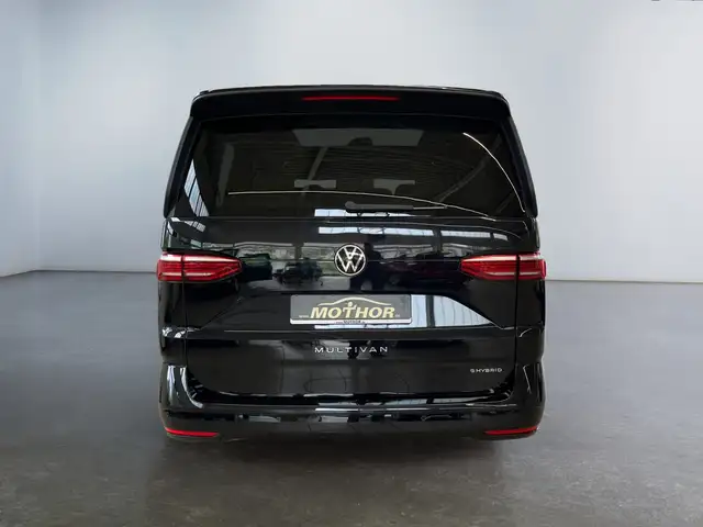 Volkswagen Multivan view 5