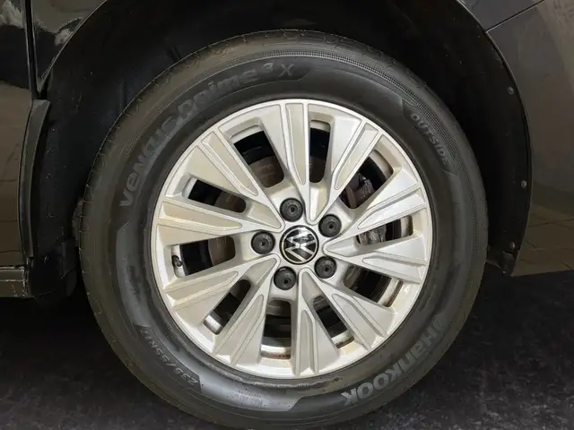 Volkswagen Multivan view 15