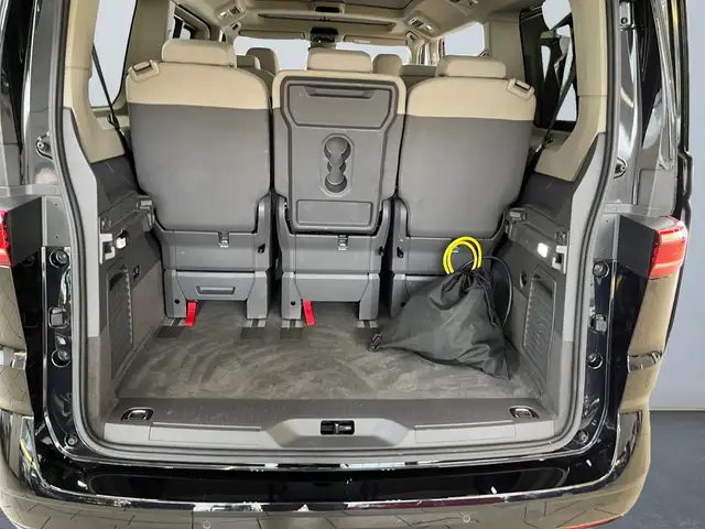 Volkswagen Multivan view 14