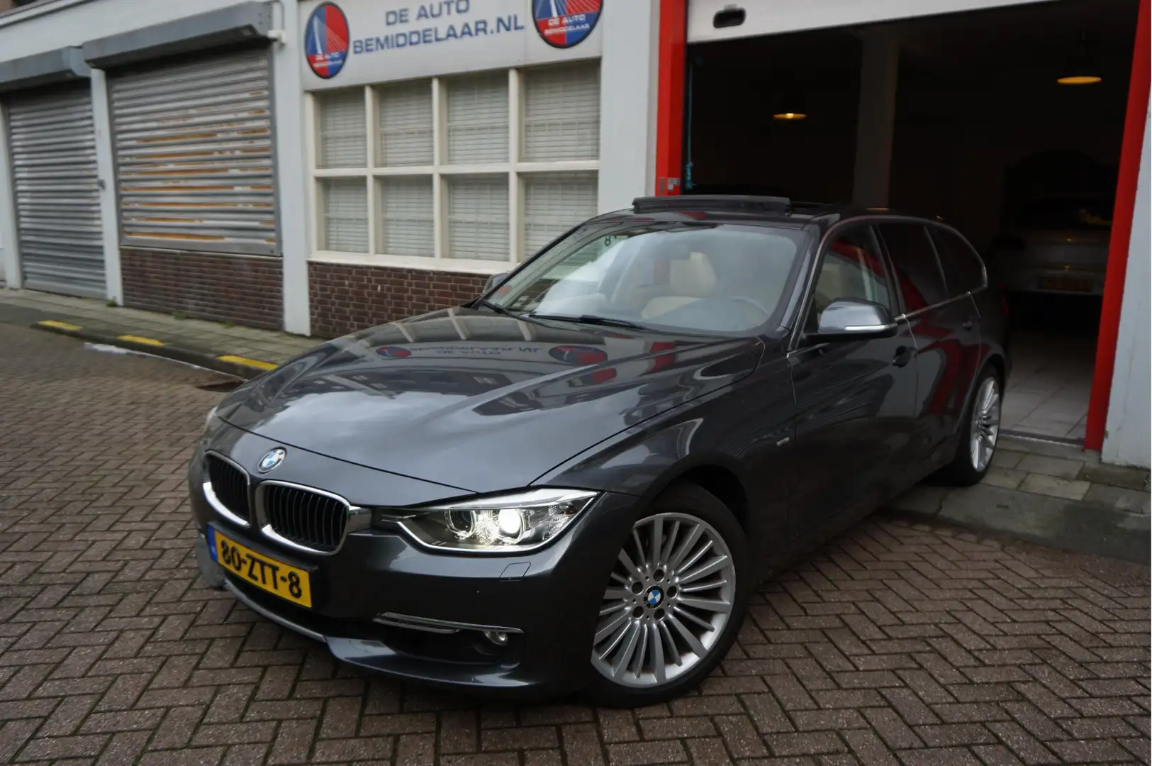 BMW 328 3-serie Touring 328i Upgrade Edition Luxury Line A Gris - 2