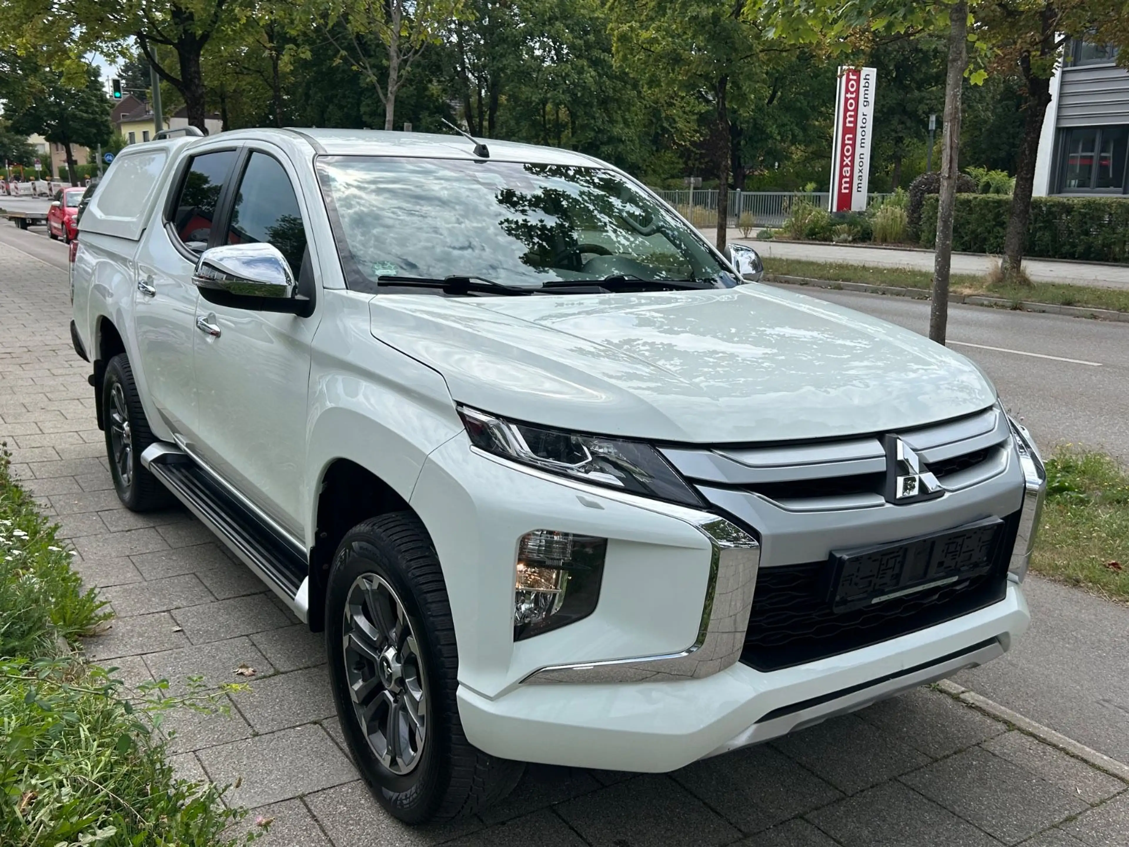 Mitsubishi L200 Plus Doppelkabine 4WD Kamera Standhzg Autom — photo 3